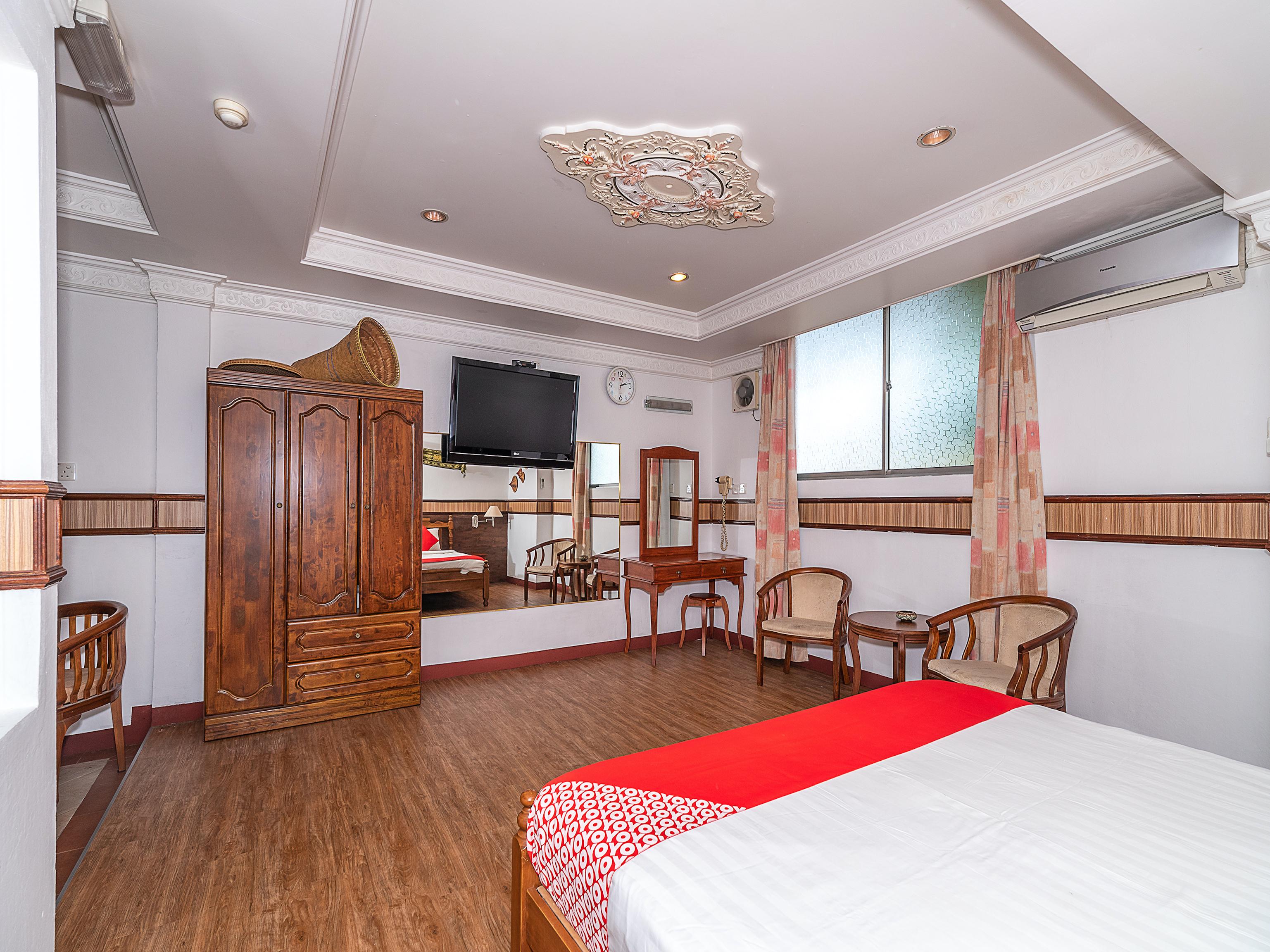 Oyo 89864 Hotel Holiday Park Kota Kinabalu Exterior foto